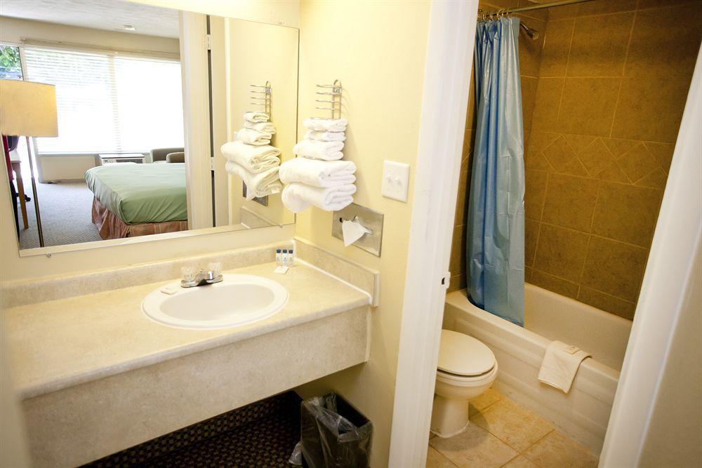 Star City Inn And Suites Grove City Eksteriør bilde